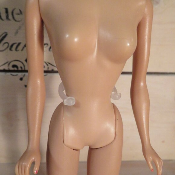 Vintage Barbie Fashion Queen - Picture 6 of 16